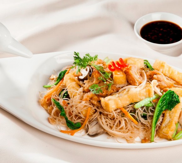 Bún gạo xào rau 