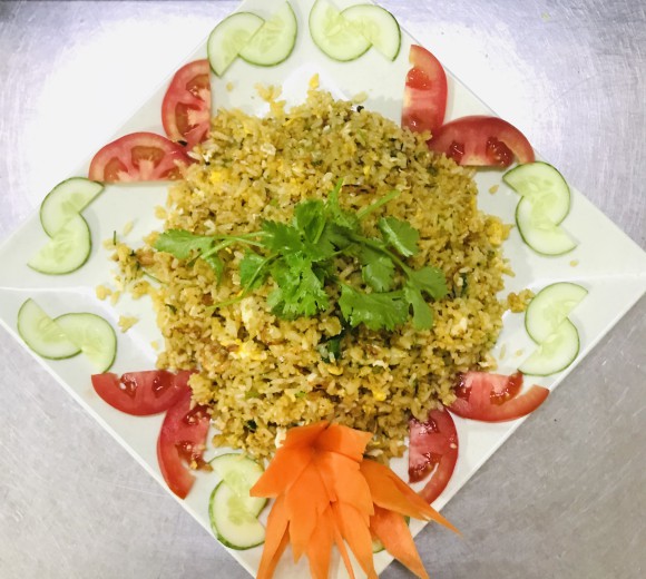 Cơm chiên cá mặn 