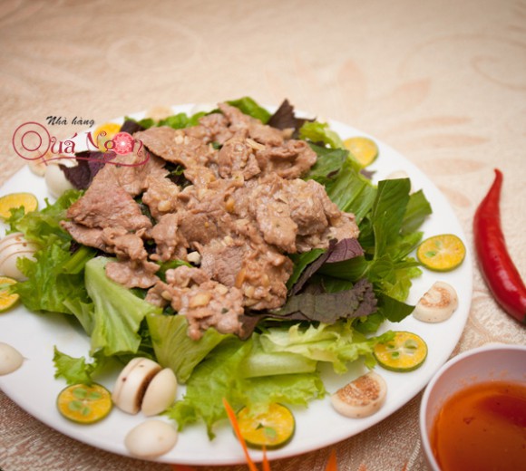 Gỏi bò cà pháo tắc non 