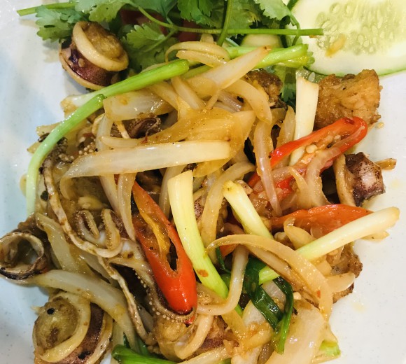 Mực ống chiên nước mắm 