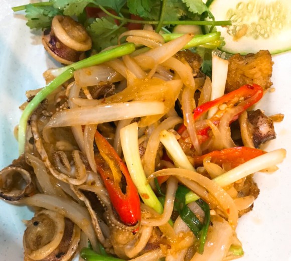 Trứng mực chiên nước mắm 
