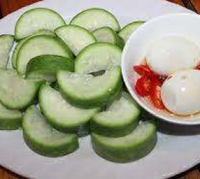 Bầu luộc 2 trứng