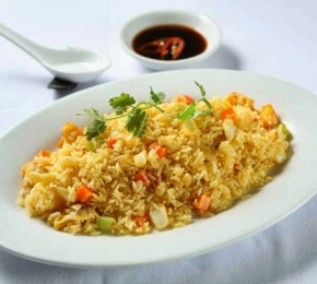 Cơm chiên hải sản trứng muối