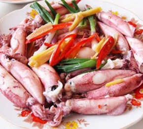 Mực ống hấp thái