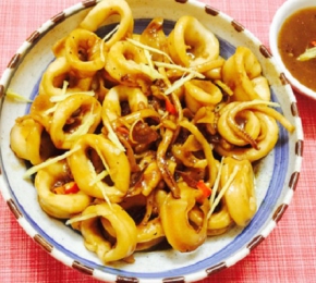 Mực ống xào me