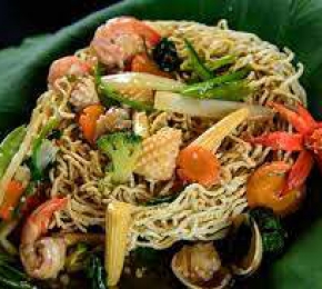 Mỳ xào hải sản nấm
